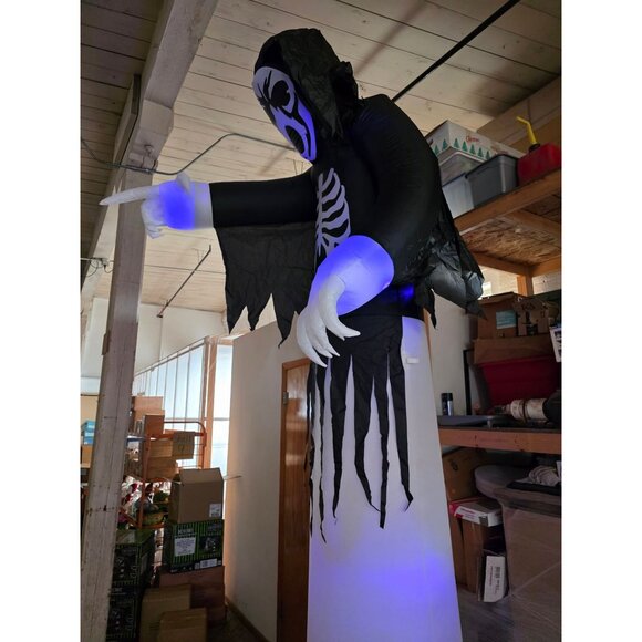 Gemmy 10 ft inflatable grim reaper Halloween lawn decor scary pointing - Picture 5 of 8